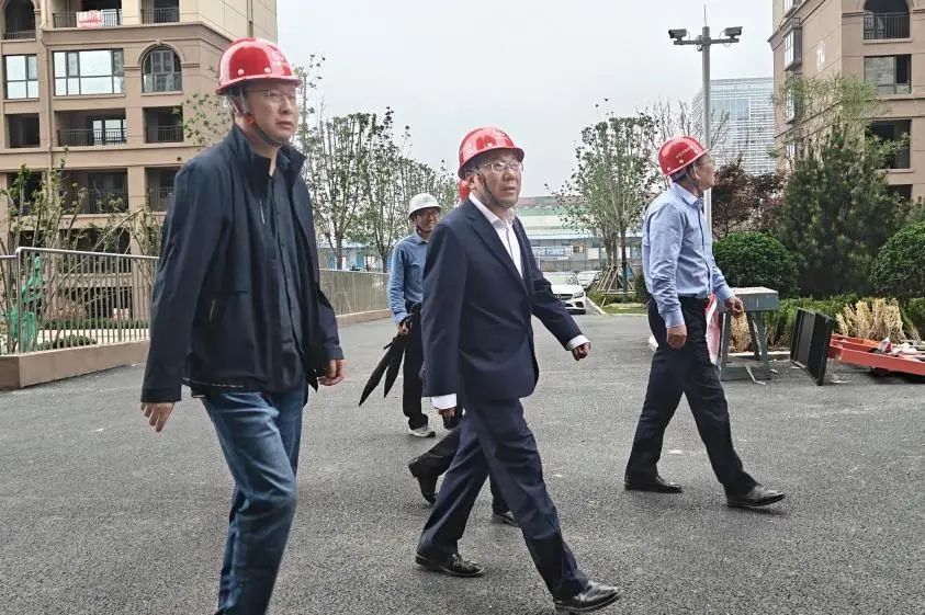 公司黨委書記、董事長李明華一行到煙臺項目、濰坊項目檢查指導工作.jpg